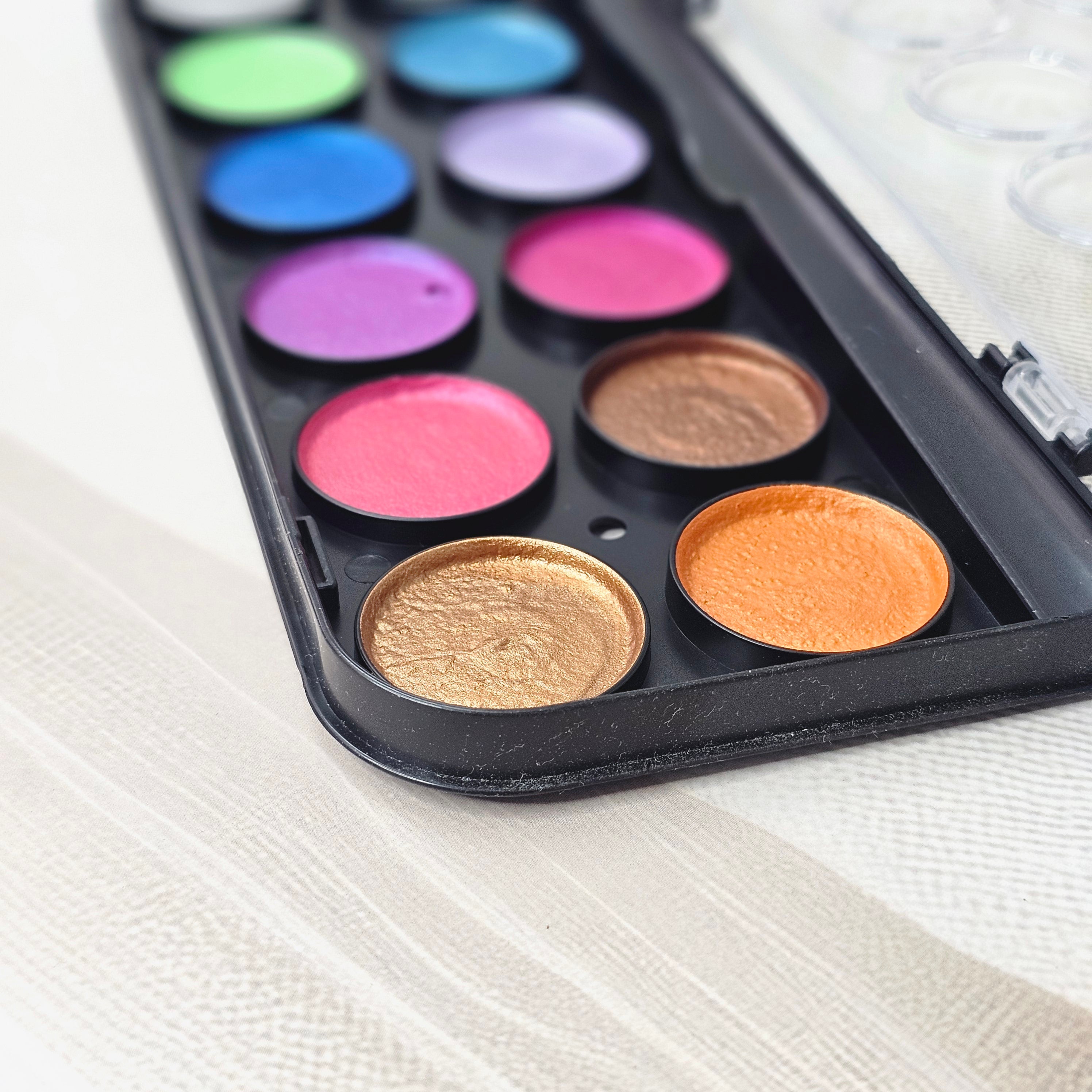 Open View of Yalong 12 Color Metallic Watercolor Paint Set with Shimmering Colors - www.usmile.toys